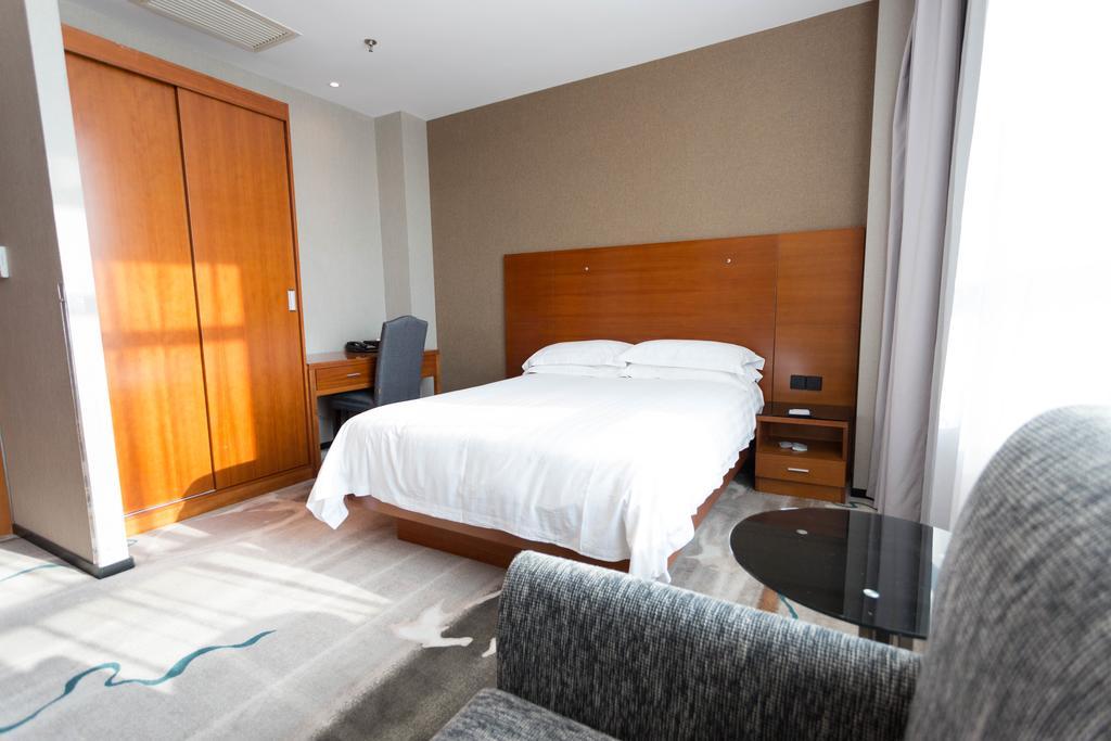 Radiance Hotel Shanghai Exterior foto