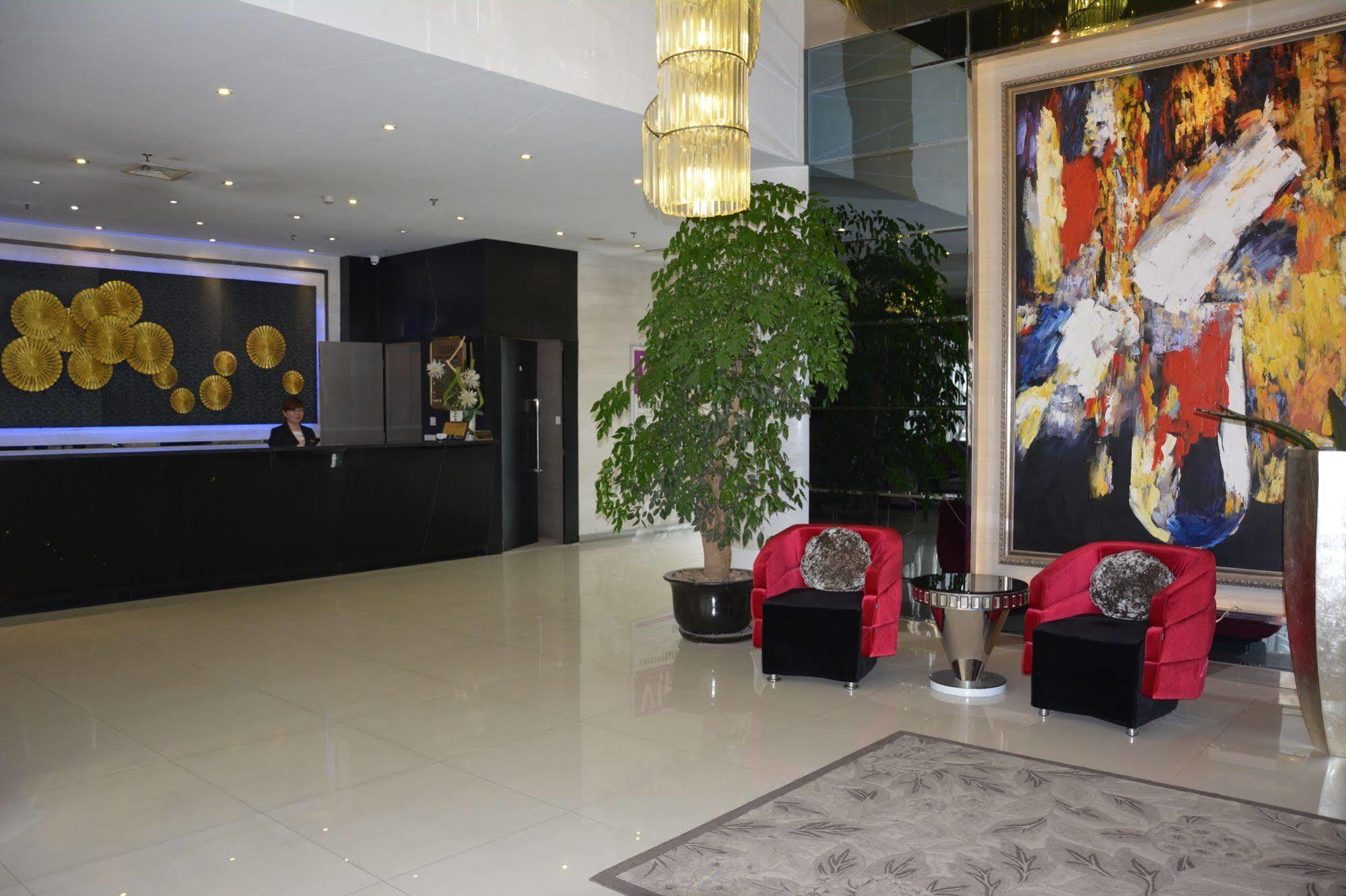Radiance Hotel Shanghai Exterior foto