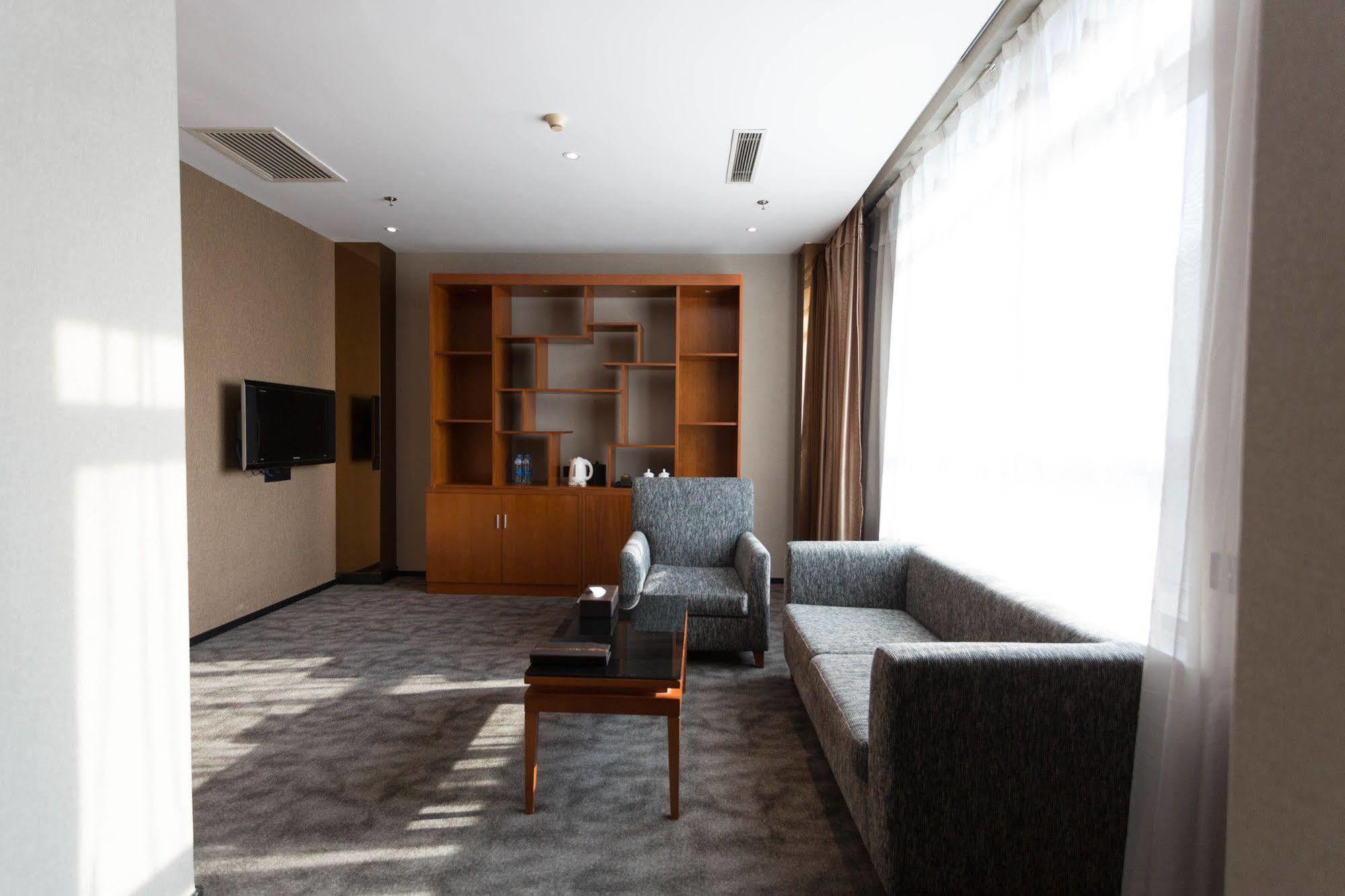 Radiance Hotel Shanghai Exterior foto